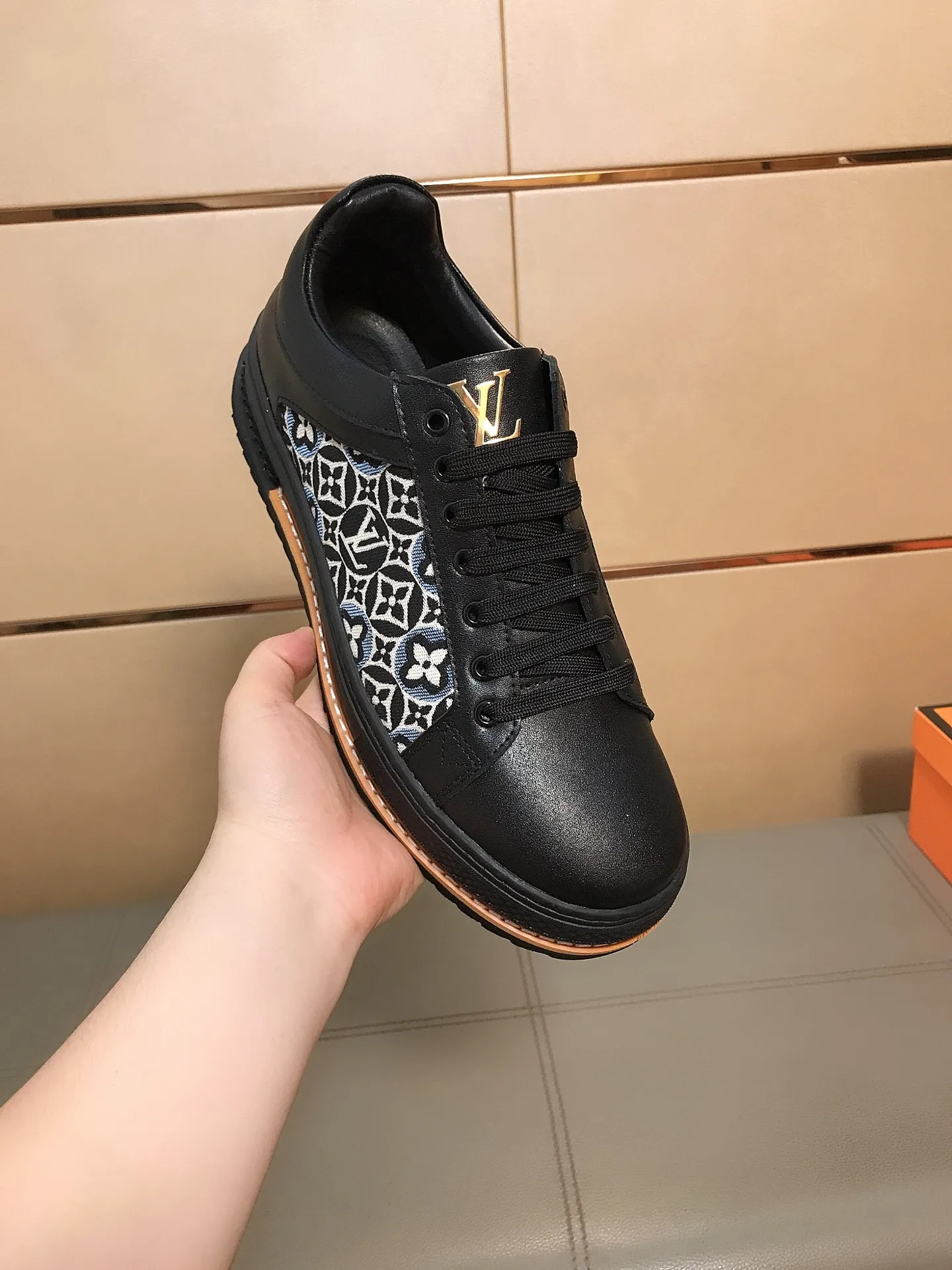 Ex-factory price 400 🆕🆕🔆🔆Hot-selling [Louis Vuitton] LV🔝new Korean style casual men's shoes, high-end brand, the upper is made of Italian cowhide stitching printed fabrics and sheepskin feet🔥, making walking more convenient and comfortable! Amazing work [color]! Create a fashionable personality to set off your uniqueness! A must-have for trendy men! Classic🔥Size: 38-44